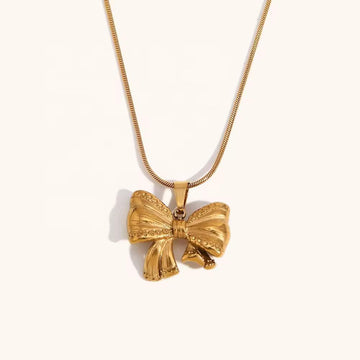 Bow Necklace