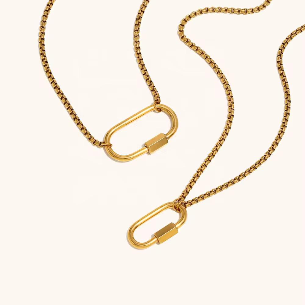 Clasp Necklace