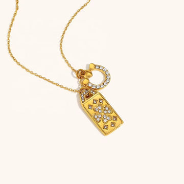 Horse Shoe Necklace