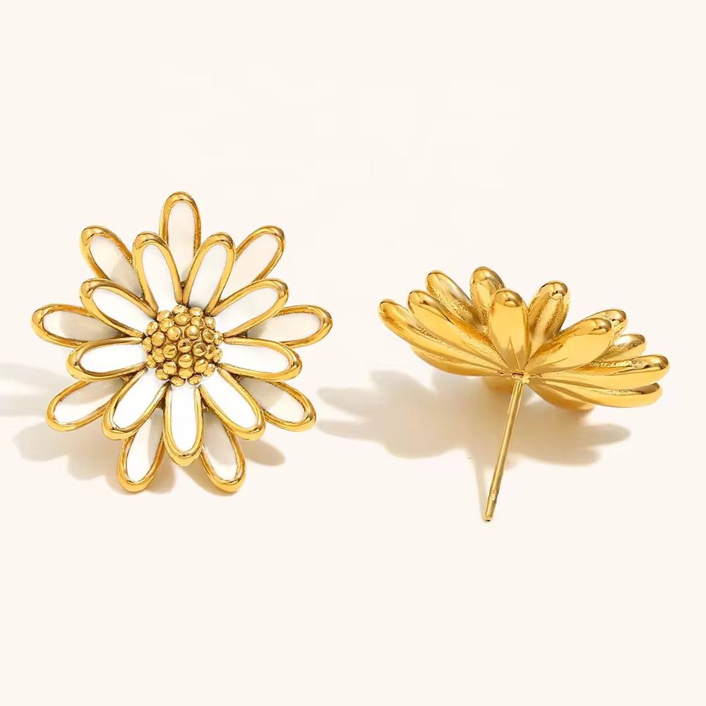 Daisy studs